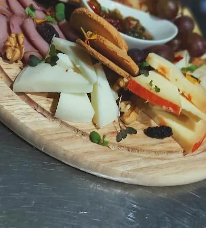 Hostel Indouro & Wine Bar