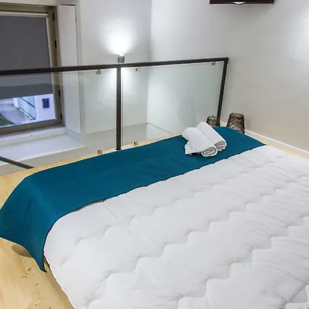 Indouro & Wine Bar Hostel *