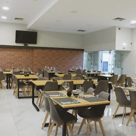 Hostel Indouro & Wine Bar