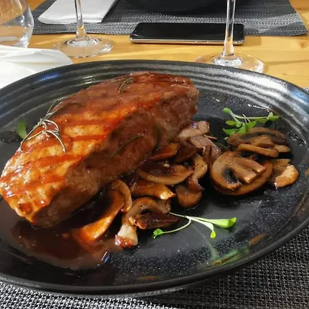 Indouro & Wine Bar *